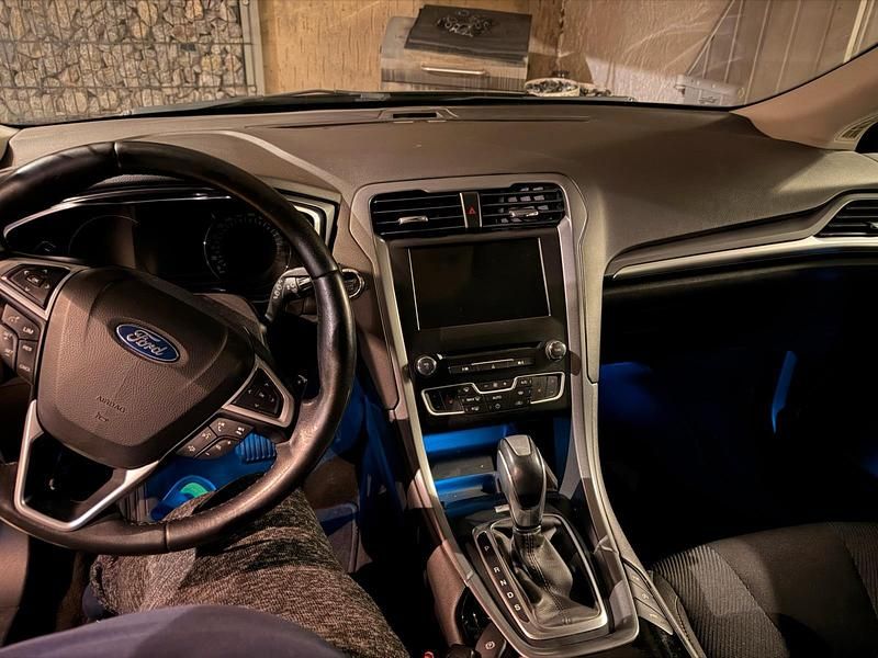 Gebraucht Ford Mondeo Titanium 211 PS (155 kW) 2017 Schwarz Limousine