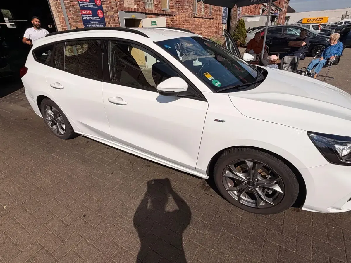 Gebraucht Ford Focus ST-Line X 125 PS (91 kW) 2021 Weiß Kombi