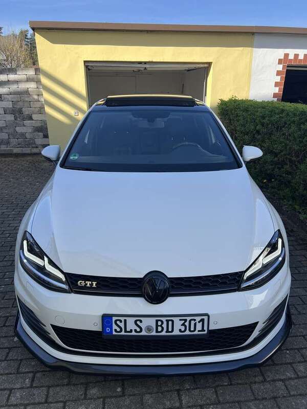 Weiß Gebraucht 2015 VW Golf VII GTI Limousine | 15.950 € (Fairer Preis) - Bild 1/4