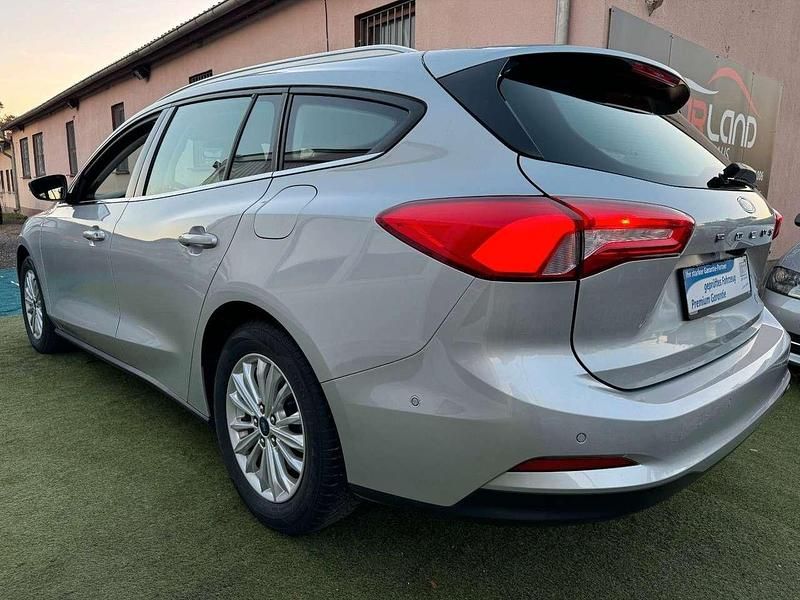 Gebraucht Ford Focus Titanium 125 PS (91 kW) 2021 Silber Kombi