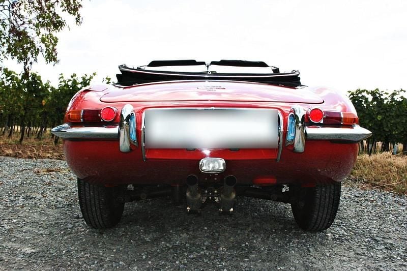 Second-hand Jaguar E-Type 265 CP (194 kW) 1968 Roșu Cabrio