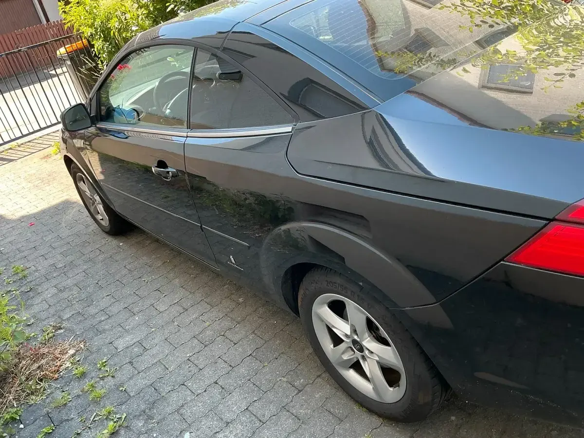 Gebraucht Ford Focus Cabriolet 101 PS (74 kW) 2010 Schwarz Cabrio