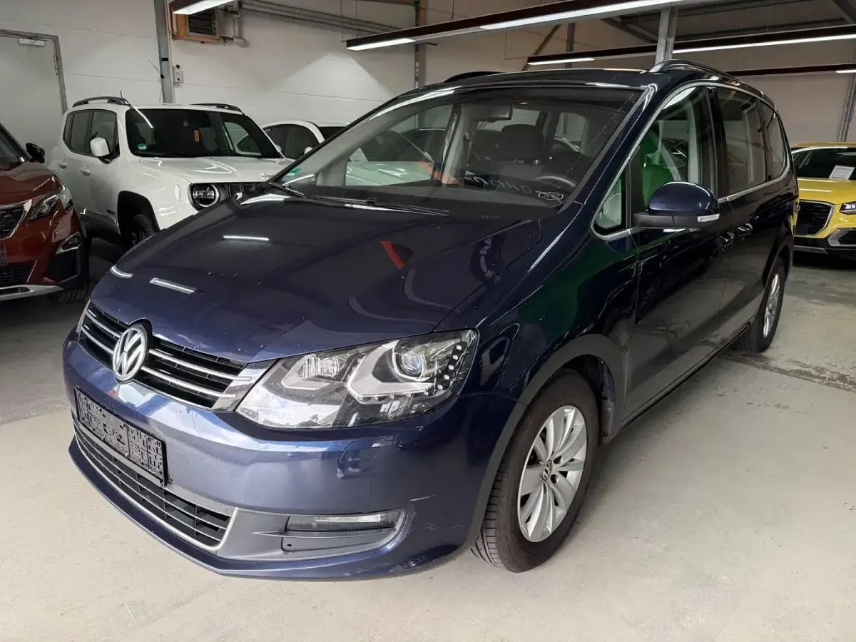 Gebraucht VW Sharan Comfortline 140 PS (102 kW) 2014 Blau Van / Kleinbus