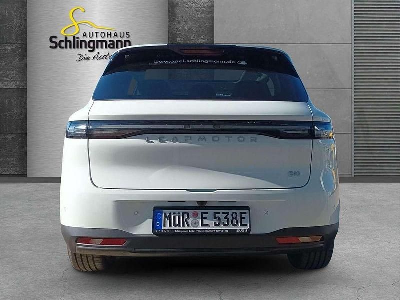 Neu Leapmotor B10 160 kW (218 PS) 2026 Light white SUV