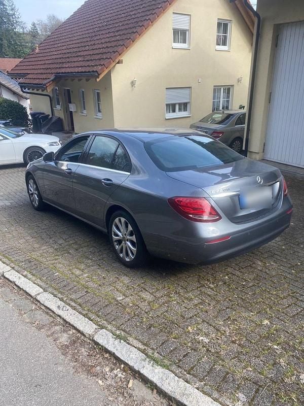 Usata Mercedes E220 194 CV (142 kW) 2017 Grigio Berlina