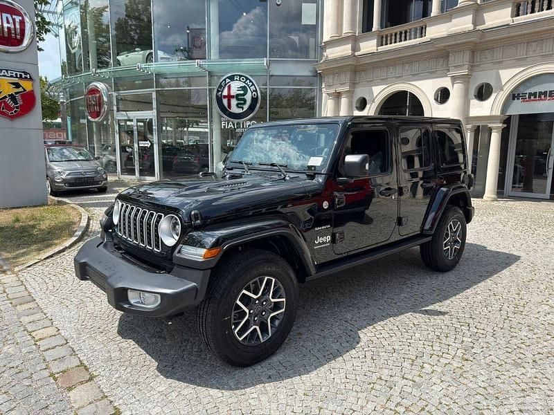 Neu Jeep Wrangler Sahara 272 PS (200 kW) 2025 Schwarz SUV