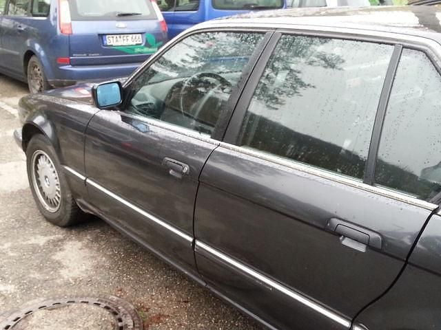 Gebraucht BMW 730 218 PS (160 kW) 1993 Schwarz metallic Limousine