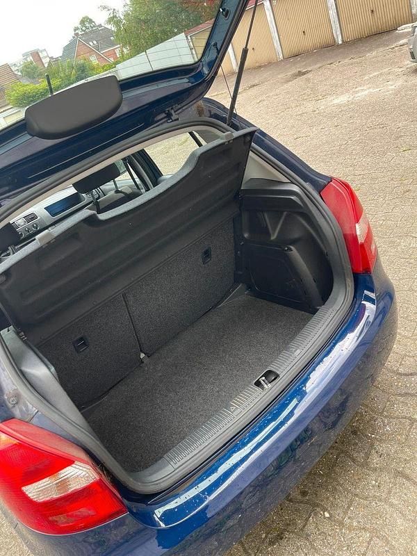 Blau Gebraucht 2013 Skoda Fabia Ambition Kleinwagen | 4.200 € (Guter Preis) - Bild 1/4