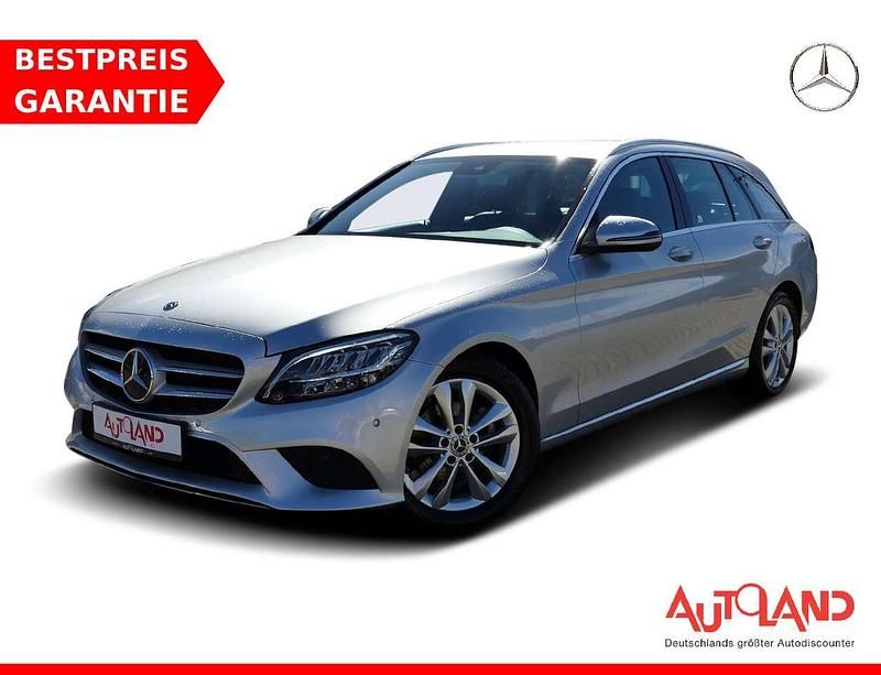 Silber Gebraucht 2020 Mercedes C160 Avantgarde Coupé | 27.490 € - Bild 1/4