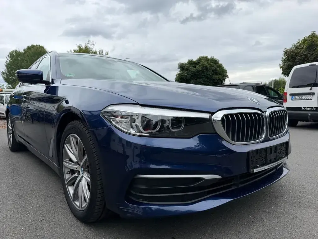 Gebraucht BMW 525 Sport Line 231 PS (169 kW) 2017 Blau Kombi