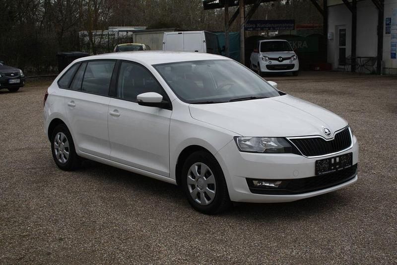 Gebraucht Skoda Rapid Active 95 PS (69 kW) 2018 Weiß Kleinwagen