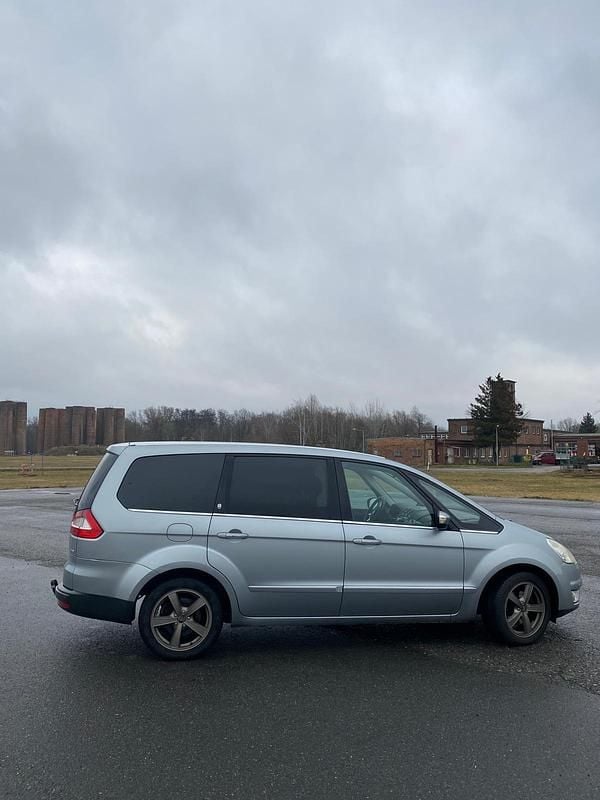 Usata Ford Galaxy 140 CV (102 kW) 2009 Grigio Monovolume