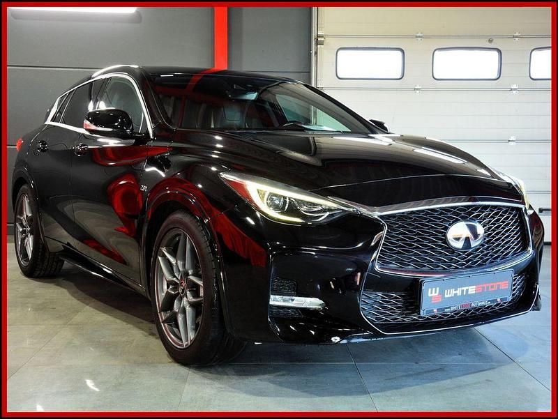 Gebraucht Infiniti Q30 Sport Tech 211 PS (155 kW) 2017 Schwarz Limousine