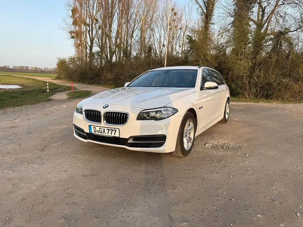 Gebraucht BMW 520 190 PS (139 kW) 2016 Weiß Limousine