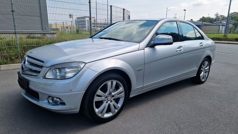 Silber Gebraucht 2007 Mercedes C180 Avantgarde Limousine | 7.290 € (Fairer Preis) - Bild 1/4
