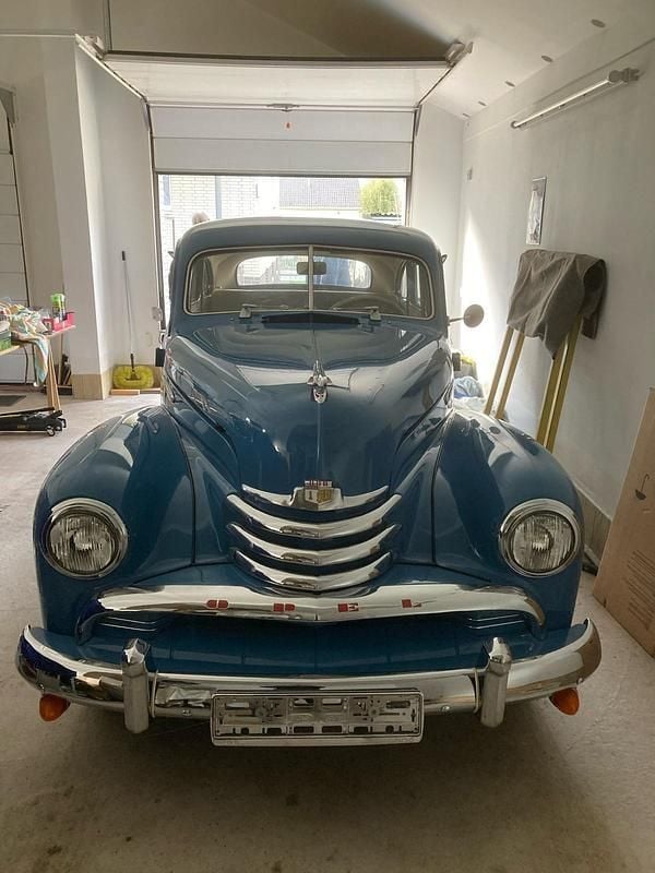 Blau Gebraucht 1951 Opel Kapitän Limousine | 28.900 € - Bild 1/4