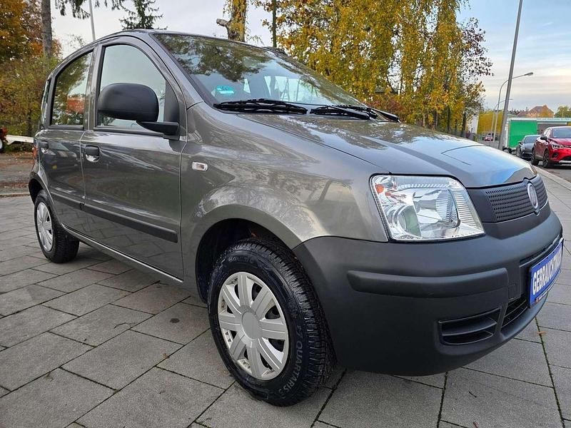 Grau Gebraucht 2011 Fiat Panda Active Kleinwagen | 3.990 € (Etwas zu teuer) - Bild 1/4