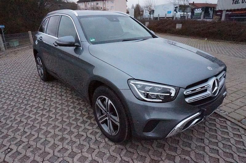 Gebraucht Mercedes GLC300 245 PS (180 kW) 2021 Grau SUV