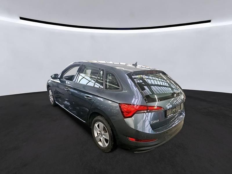 Gebraucht Skoda Scala Cool Plus 95 PS (69 kW) 2021 Grau Kleinwagen