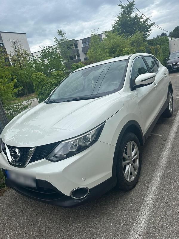 Weiß Gebraucht 2017 Nissan Qashqai SUV | 13.900 € (Fairer Preis) - Bild 1/4