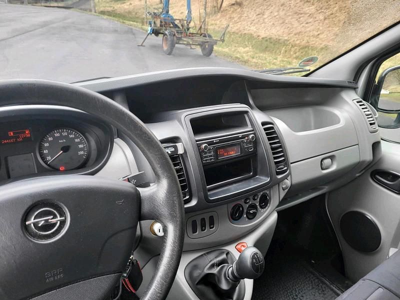 Gebraucht Opel Vivaro 115 PS (84 kW) 2013 Grau Van / Kleinbus