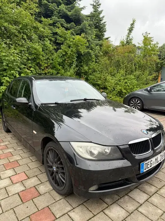 Gebraucht BMW 320 163 PS (119 kW) 2005 Schwarz Limousine