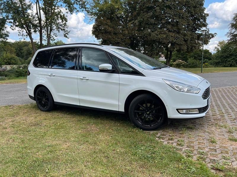 Weiß Gebraucht 2016 Ford Galaxy Trend Van / Kleinbus | 14.499 € (Guter Preis) - Bild 1/4