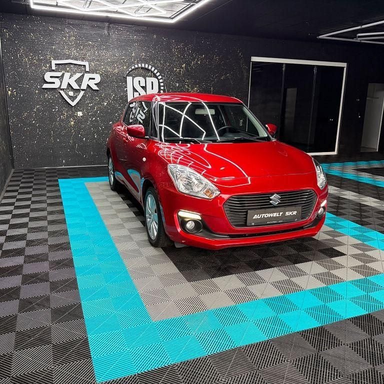 Gebraucht Suzuki Swift Comfort+ 111 PS (81 kW) 2018 Rot Kleinwagen