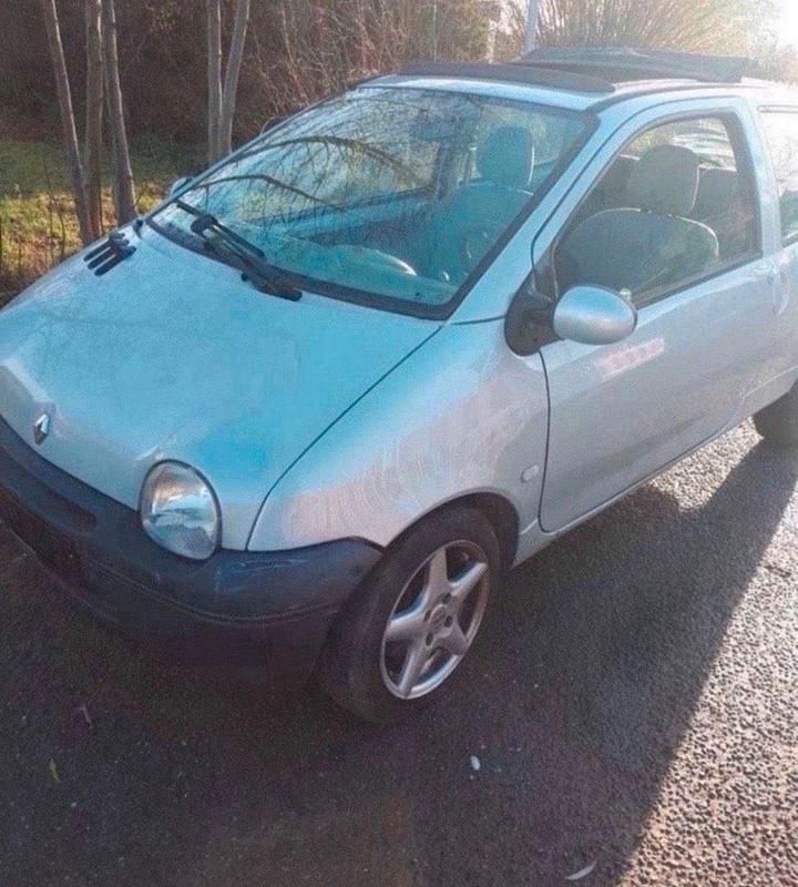 Second-hand Renault Twingo 75 CP (55 kW) 2006 Argintiu Hatchback
