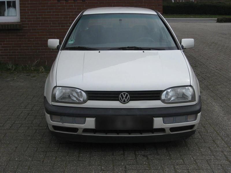 Second-hand VW Golf III 75 CP (55 kW) 1992 Alb Hatchback