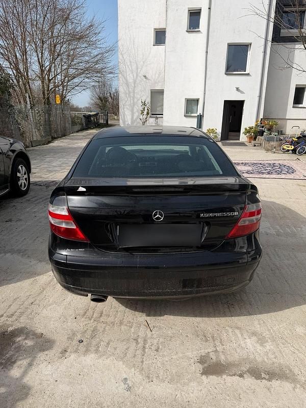 Gebraucht Mercedes C180 143 PS (105 kW) 2004 Schwarz Coupé