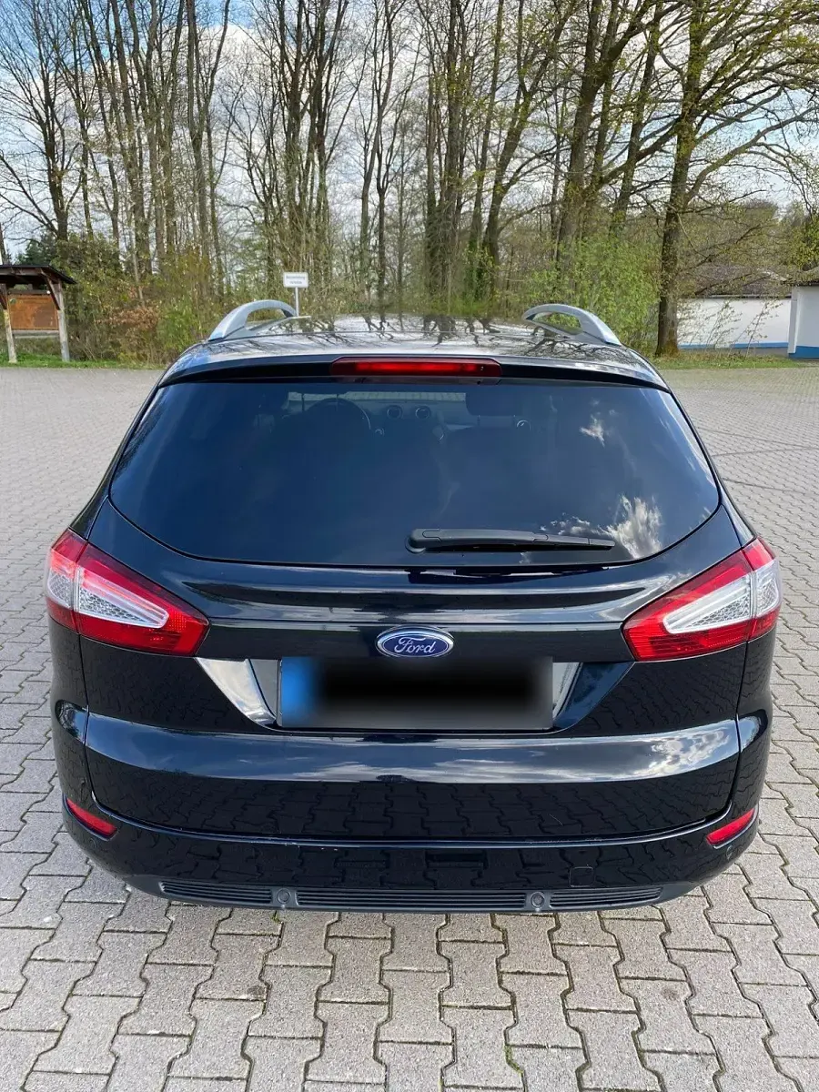 Gebraucht Ford Mondeo Titanium 140 PS (102 kW) 2011 Schwarz Kombi