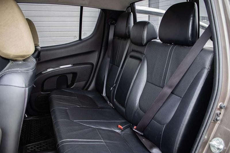 Gebraucht Mitsubishi L200 Plus 178 PS (130 kW) 2014 Braun Pickup