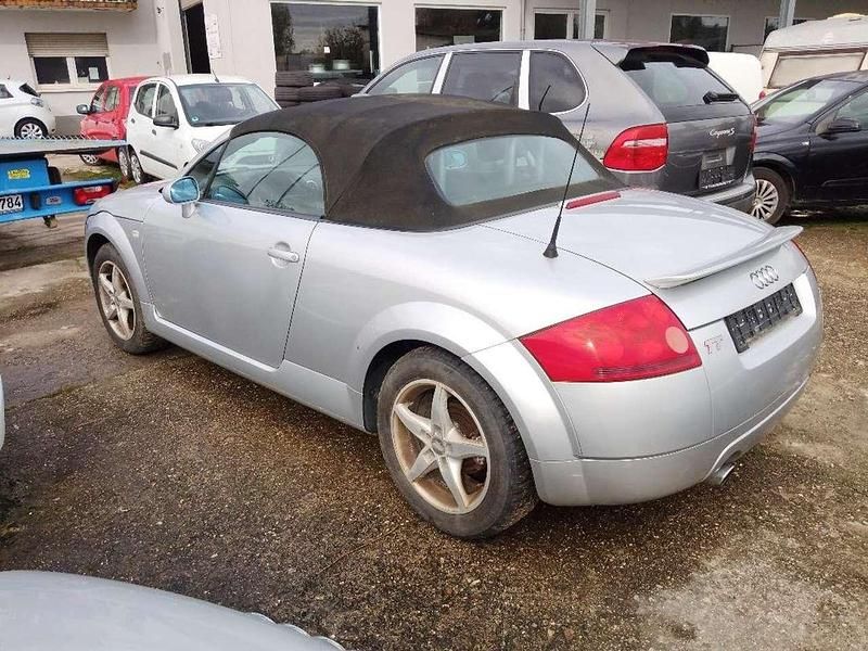 Gebraucht Audi TT Roadster 179 PS (131 kW) 2001 Lichtsilber metallic Cabrio