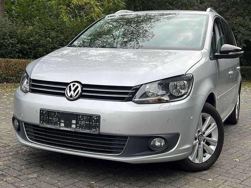 Silber Gebraucht 2011 VW Touran Style Van / Kleinbus | 7.390 € (Fairer Preis) - Bild 1/4