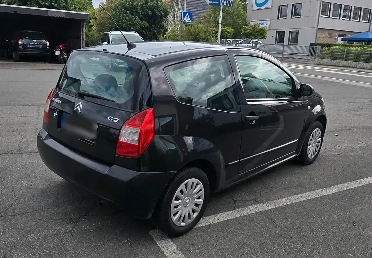 Gebraucht Citroën C2 60 PS (44 kW) 2009 Schwarz Kleinwagen
