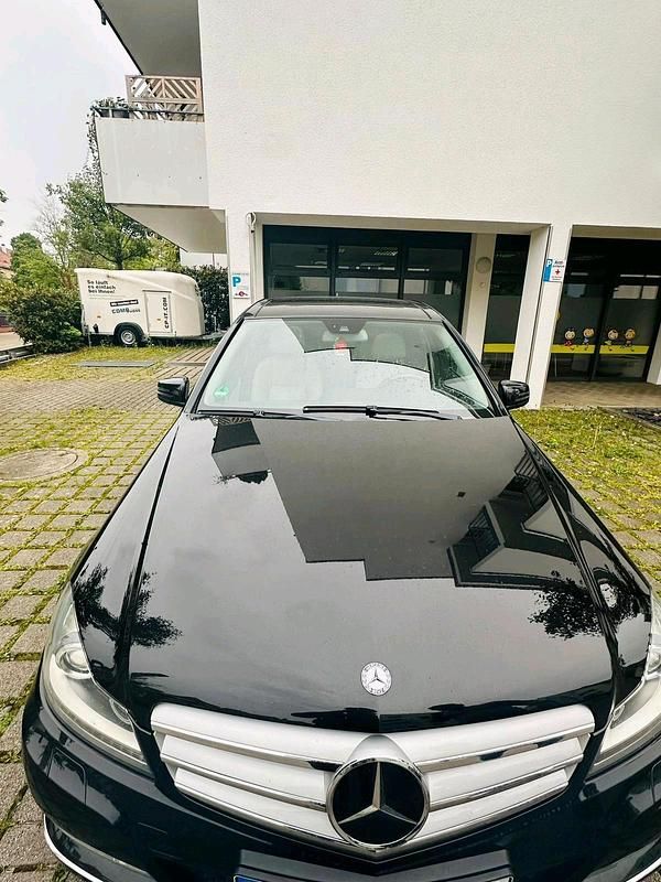Gebraucht Mercedes C350 306 PS (225 kW) 2011 Schwarz Limousine