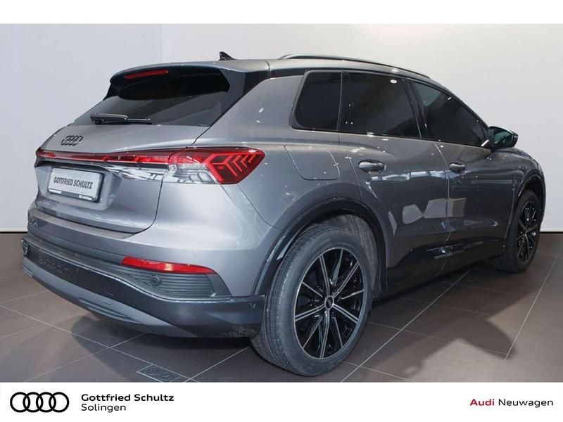 Neu Audi Q4 e-tron Advanced 150 kW (204 PS) 2026 Grau SUV