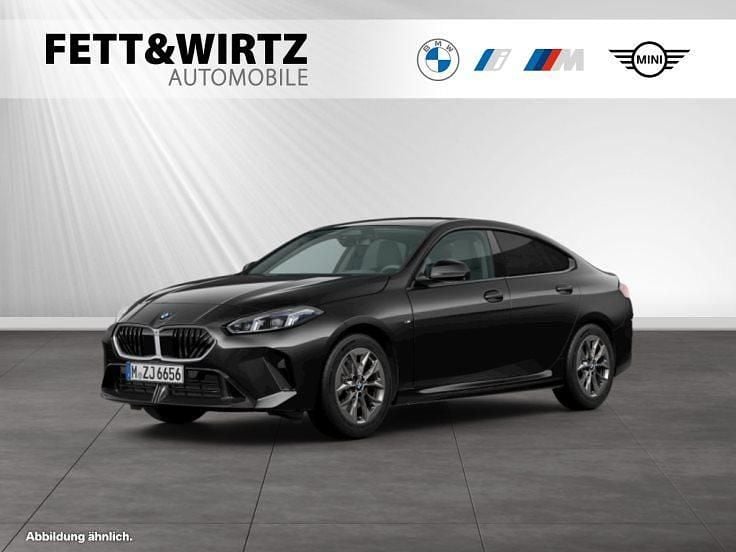 Saphirschwarz metallic Gebraucht 2025 BMW 220 M Sport Limousine | 36.490 € (Fairer Preis) - Bild 1/3