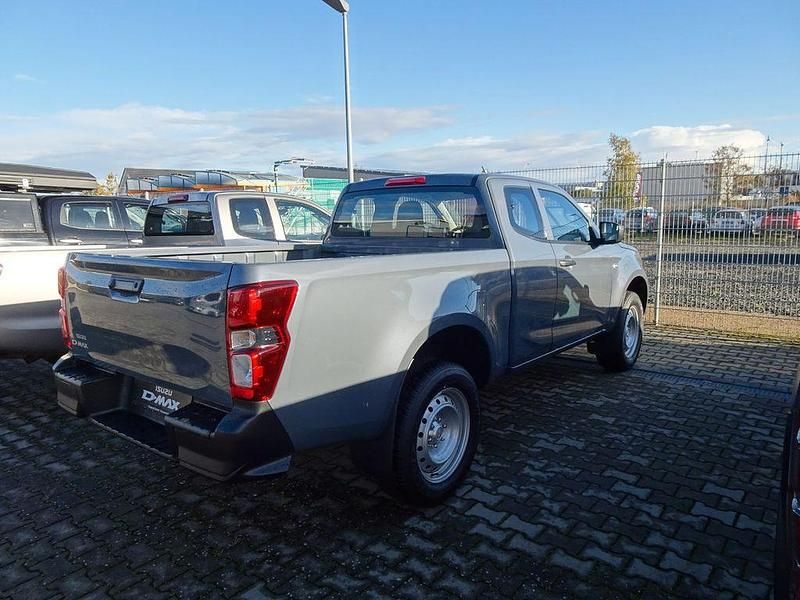 Neu Isuzu D-Max 163 PS (119 kW) 2026 Grau Abholung