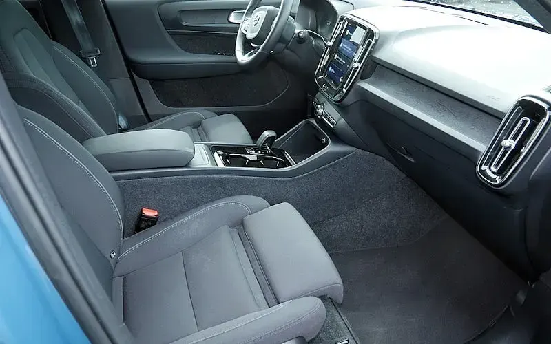 Gebraucht Volvo EX40 Plus 175 kW (238 PS) 2024 Blau SUV