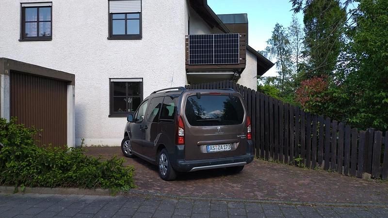 Gebraucht Peugeot Partner 120 PS (88 kW) 2012 Braun Van / Kleinbus