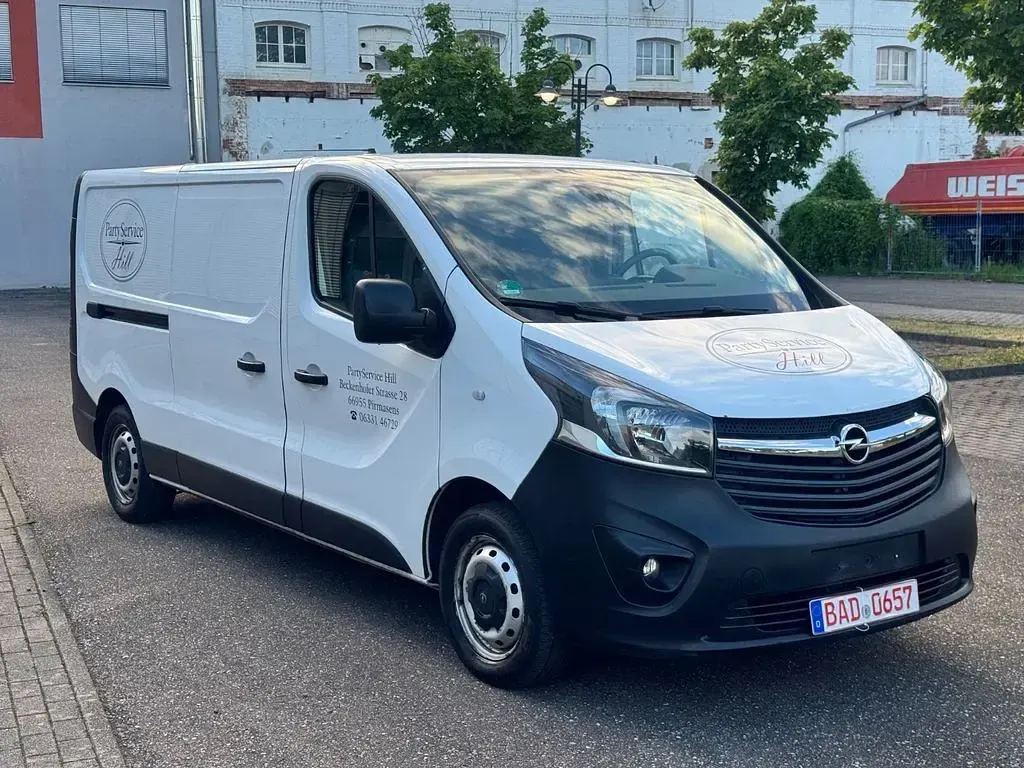 Gebraucht Opel Vivaro 95 PS (69 kW) 2018 Weiß Van / Kleinbus