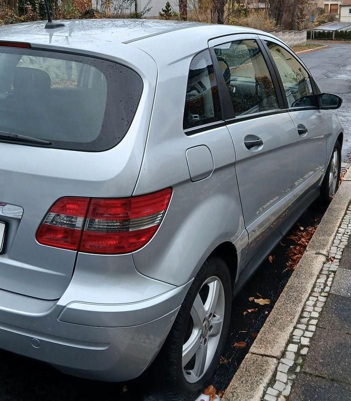 Gebraucht Mercedes B170 116 PS (85 kW) 2005 Silber Van / Kleinbus