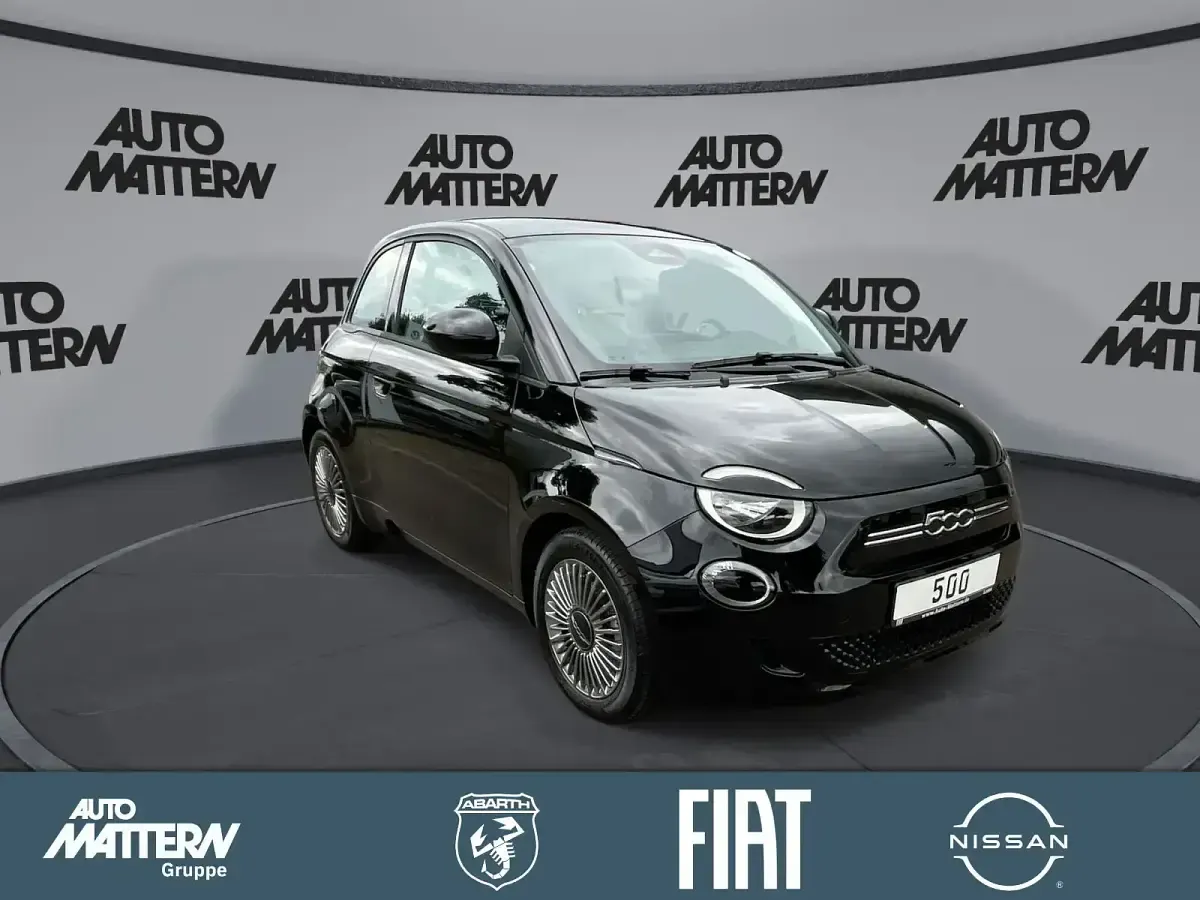 Neu Fiat 500 Icon 65 PS (47 kW) 2026 Schwarz Limousine