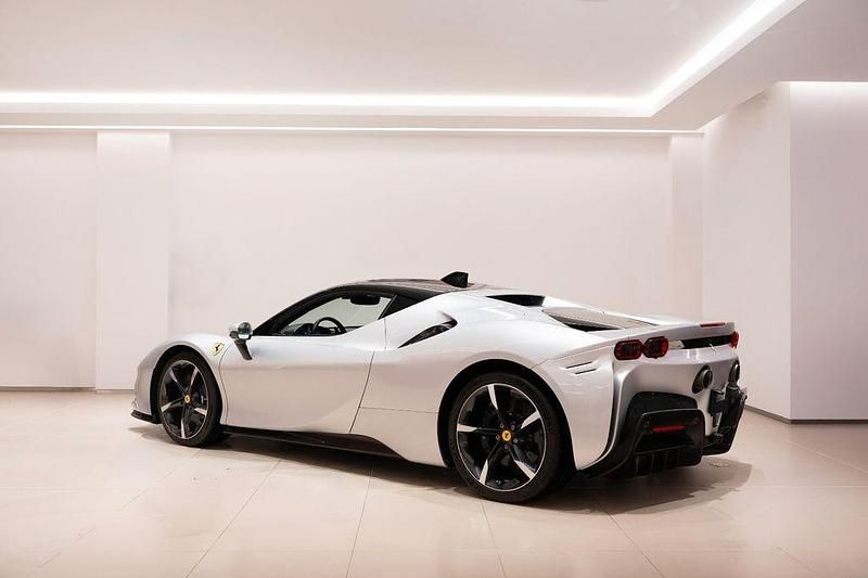 Gebraucht Ferrari SF90 2020 Silber