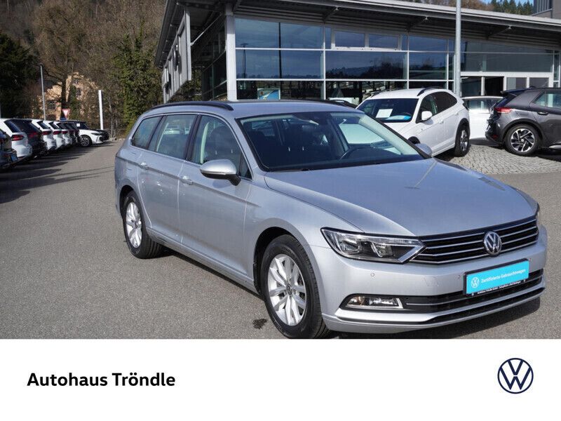Silber Gebraucht 2019 VW Passat Comfortline Kombi | 20.980 € (Fairer Preis) - Bild 1/4