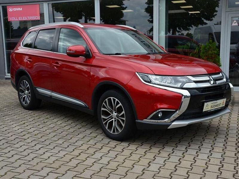 Karmin rot metallic Gebraucht 2017 Mitsubishi Outlander Plus SUV | 16.790 € (Etwas zu teuer) - Bild 1/4