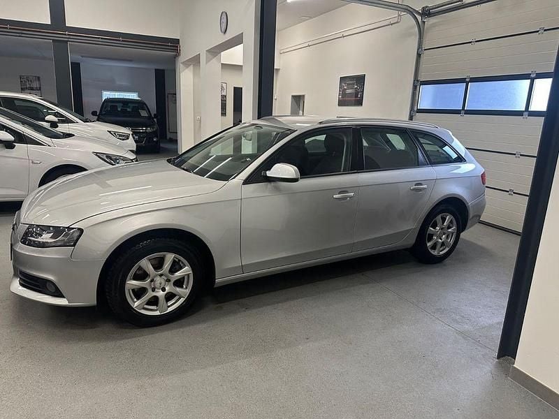 Gebraucht Audi A4 Attraction 120 PS (88 kW) 2011 Silber Kombi
