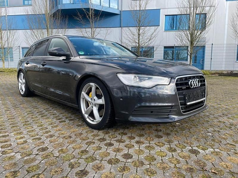 Grau Gebraucht 2011 Audi A6 Ambiente Kombi | 10.000 € (Guter Preis) - Bild 1/4